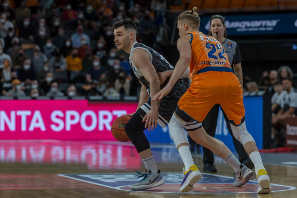 队赢得了更 队赢得了更